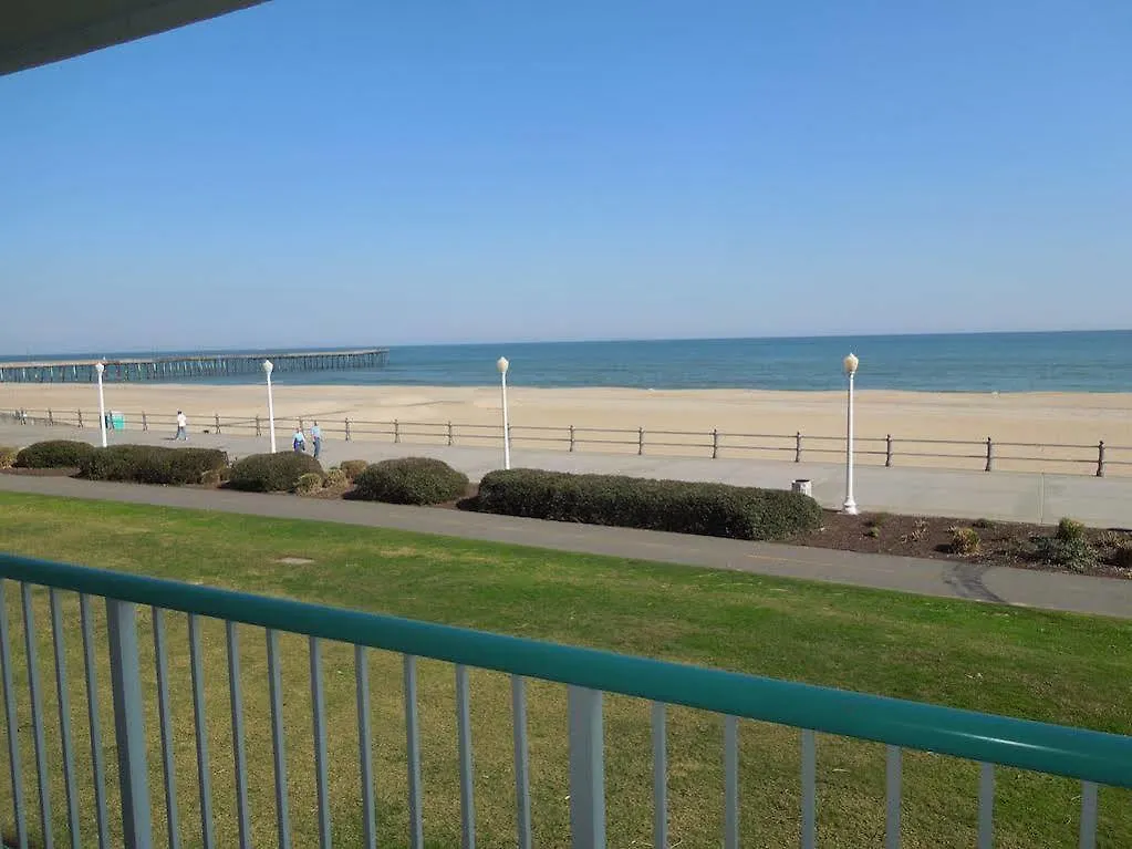 Baymont By Wyndham Virginia Beach Oceanfront 3*,
