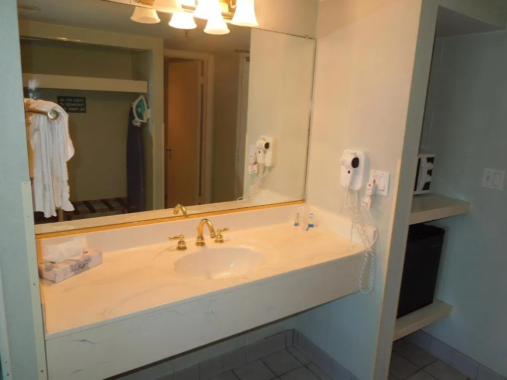 Baymont By Wyndham Virginia Beach Oceanfront 3*,